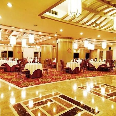 Crown Wuhan Exterior foto