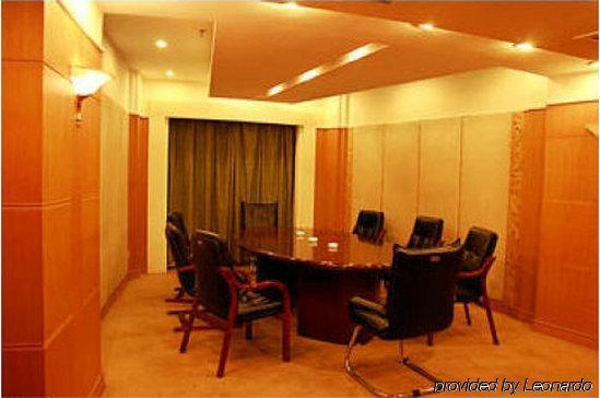 Crown Wuhan Facilidades foto