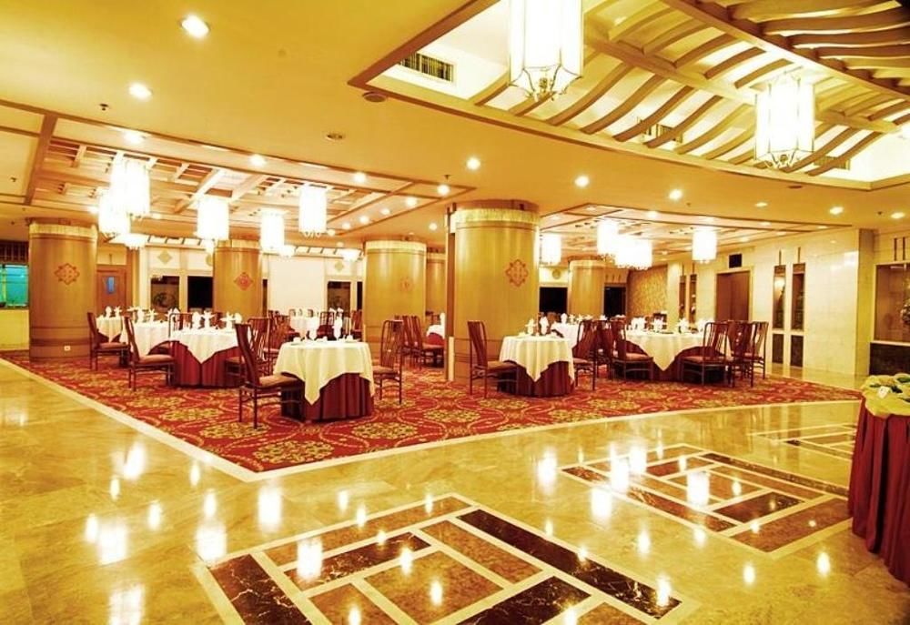 Crown Wuhan Exterior foto