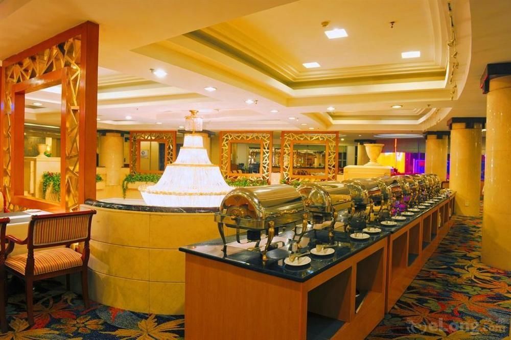 Crown Wuhan Exterior foto